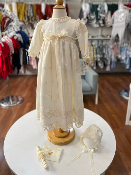 TRADITIONAL BAPTISM GOWN LONG SLEEVE TUL MODEL 2P – Lilileyba