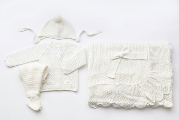 IVORY BABY CHECK PATTERN BLANKET AND NEWBORN 4P SET