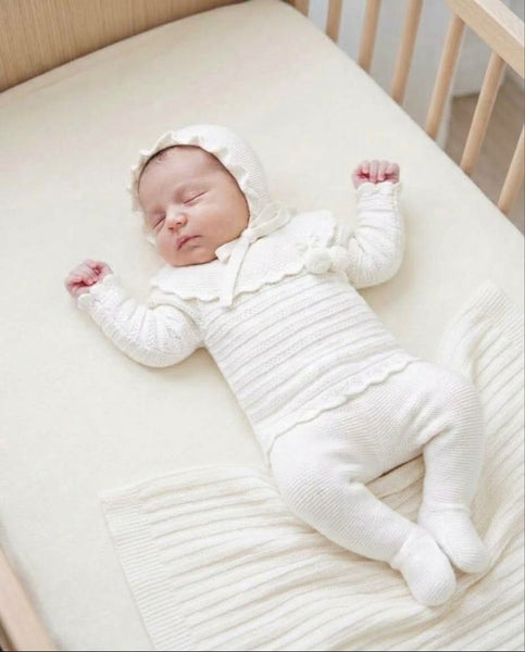 IVORY BABY LINES BLANKET AND NEWBORN 4P SET
