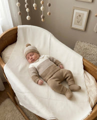 NEWBORN TWO COLORS STRIPES AND BOOTS 4P SET