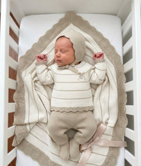BABY FRILLS BLANKET AND NEWBORN 4P SET
