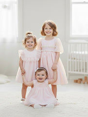 CONJUNTO DE JESUSIN DE TUL PARA BEBÉ CON CUELLO CON VOLANTES Y PANTALÓN LIBRA