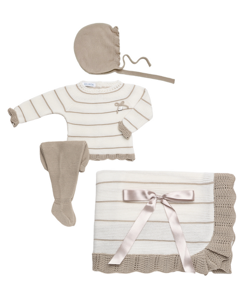 BABY FRILLS BLANKET AND NEWBORN 4P SET