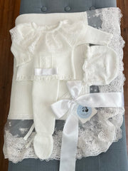 NEWBORN WHITE BOW AND LACE KNIT LUXURY 4P SET