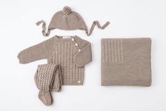 VISON BABY OVER CABLE BLANKET AND NEWBORN 4P SET