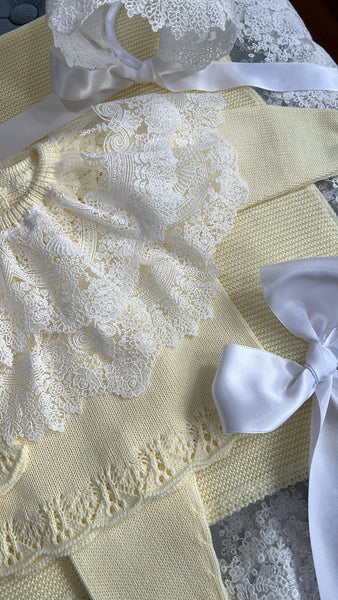 NEWBORN KNIT YELLOW WHITE 2 LACE LUXURY 4P SET