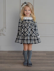 VESTIDO DE NIÑA A CUADROS GRISES Y BLANCOS CON CUELLO BLANCO