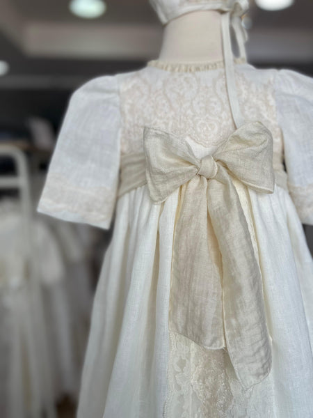 CHRISTENING LINEN LACE FALDELLIN WITH BONNET