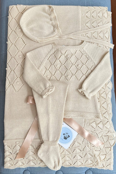 BABY DIAMOND WITH BUTTONHOLE BLANKET AND NEWBORN 4P SET