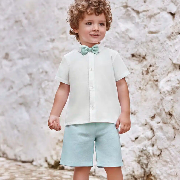 CONJUNTO DE CAMISA DE NIÑO CON PANTALÓN CORTO VERDE Y PAJARITA