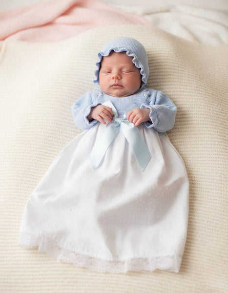 FALDÓN DE PLUMETI PARA BEBÉ CON GORRO