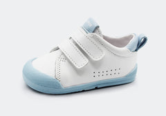 BABY SOFT AND FLEXIBLE WHITE SNEAKERS
